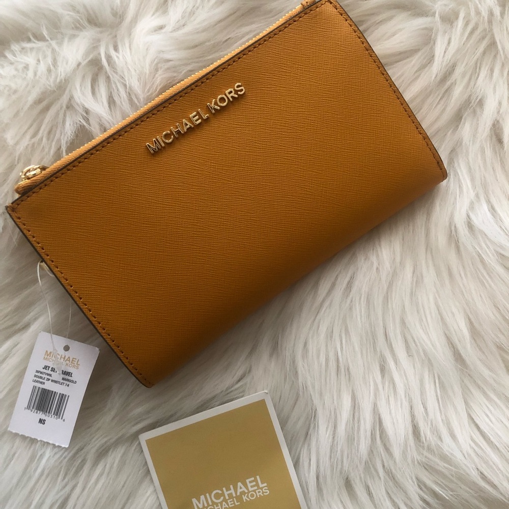 ☀️Beautiful Mk mustard wallet - Picture 5 of 5